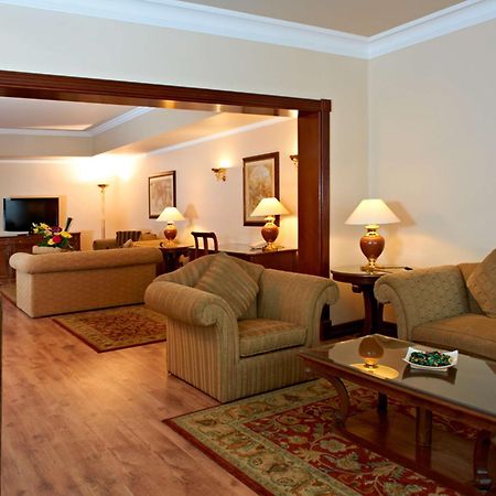 Hilton Cairo Zamalek Residences Giza Exterior photo