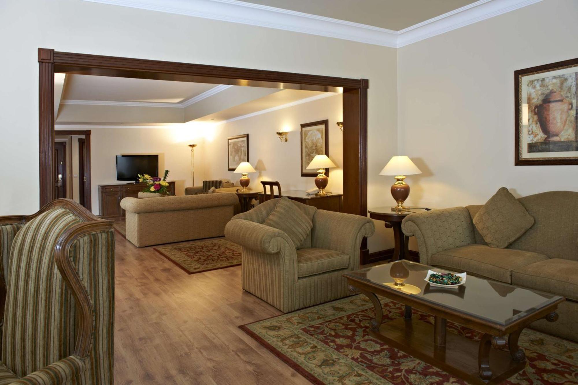 Hilton Cairo Zamalek Residences Giza Exterior photo