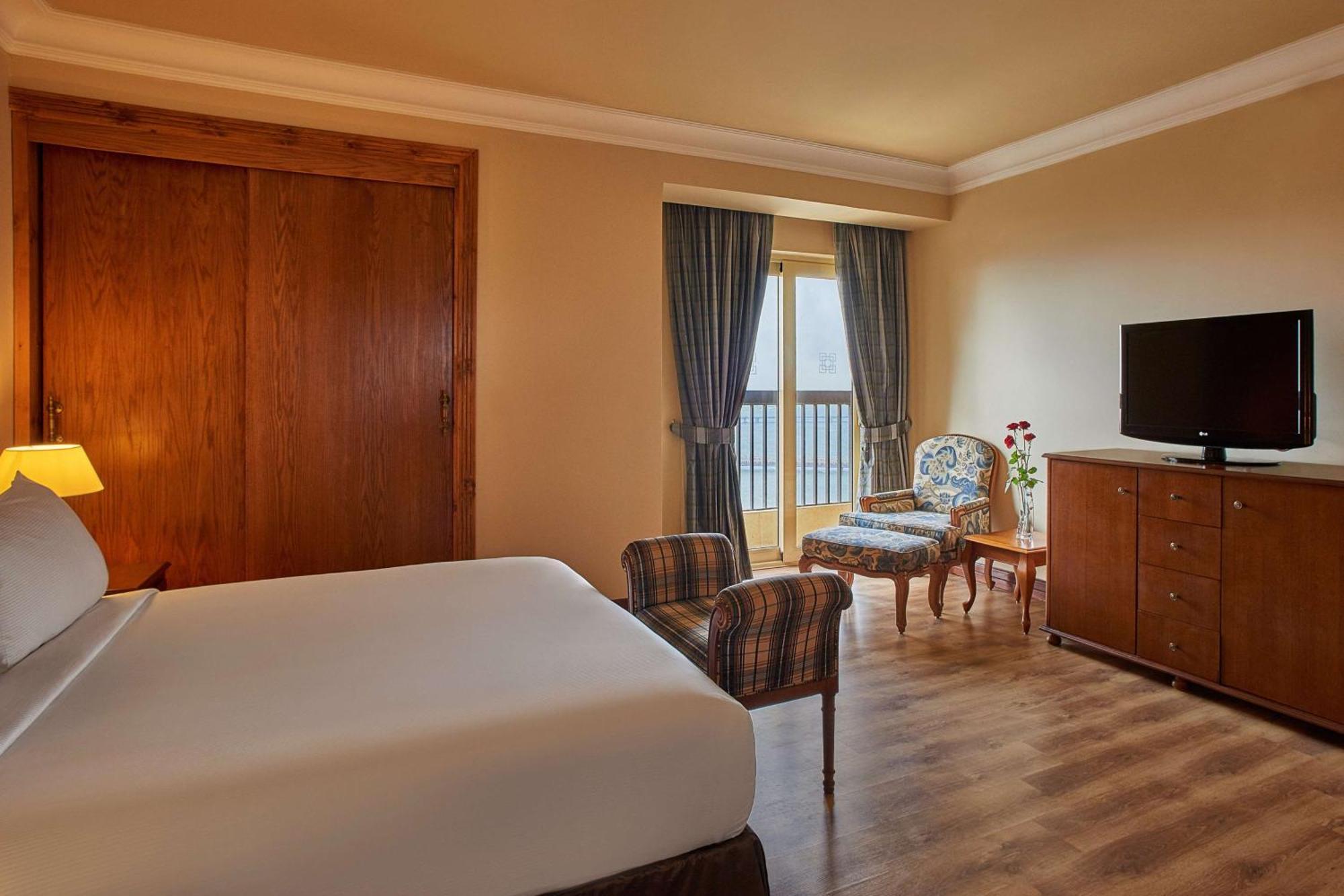 Hilton Cairo Zamalek Residences Giza Exterior photo
