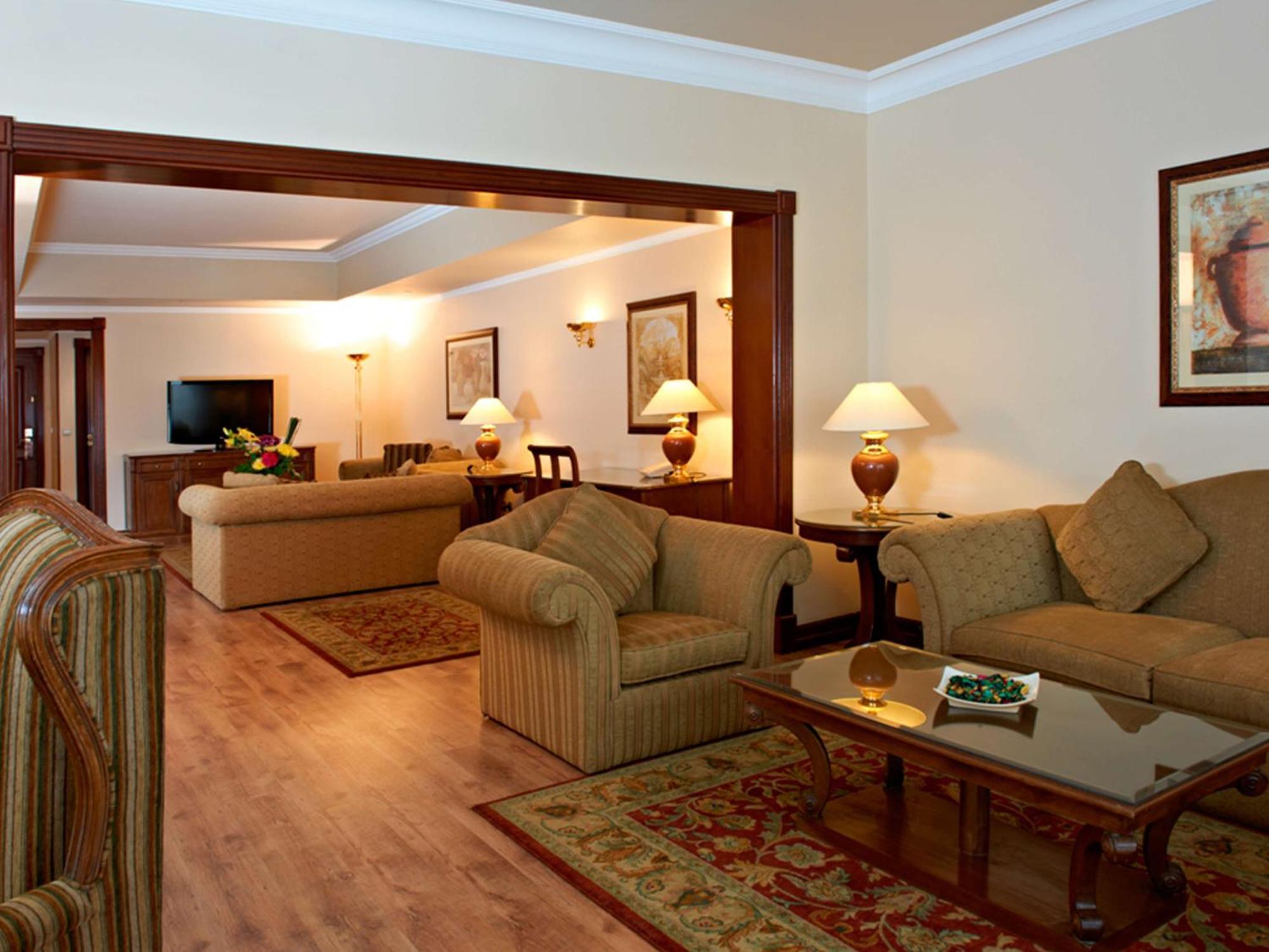 Hilton Cairo Zamalek Residences Giza Exterior photo