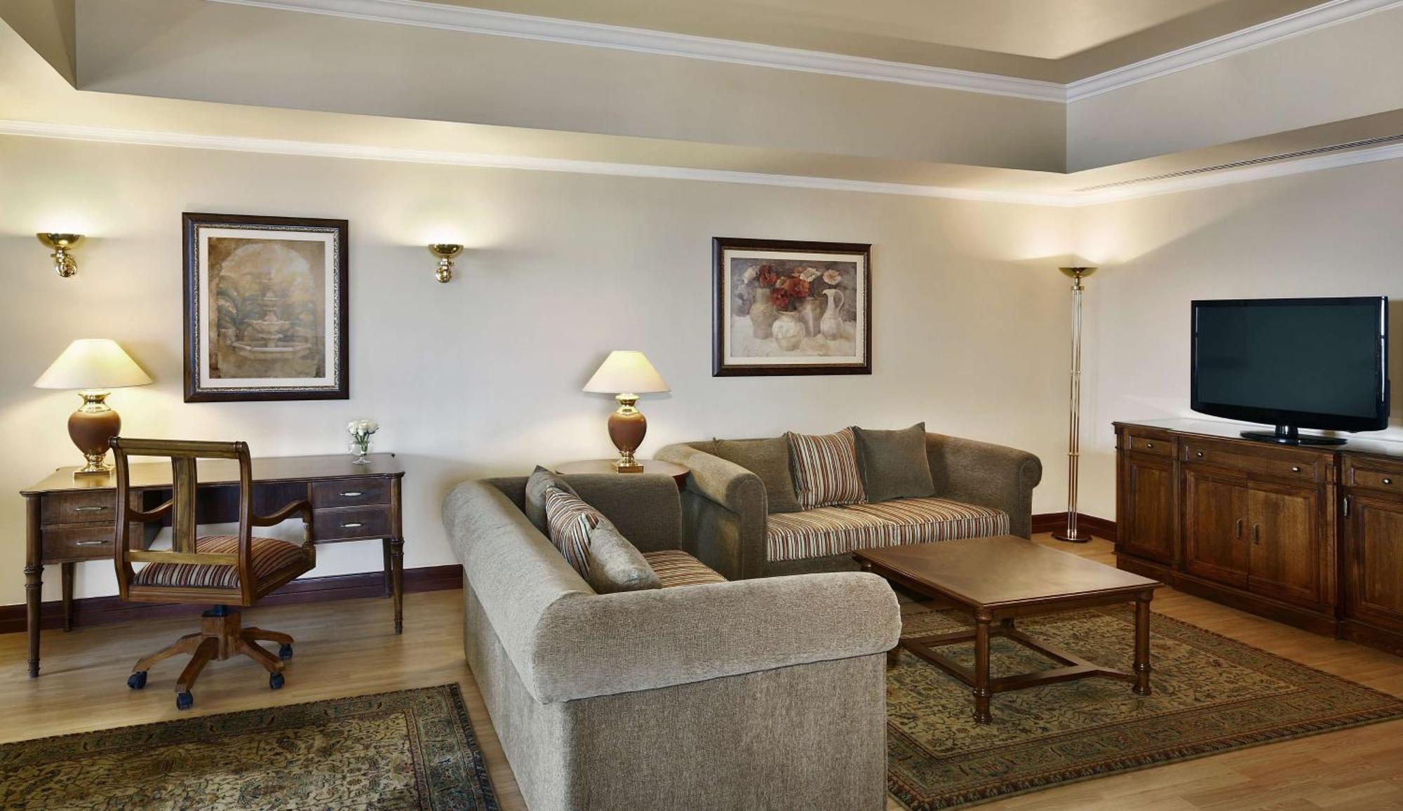 Hilton Cairo Zamalek Residences Giza Exterior photo