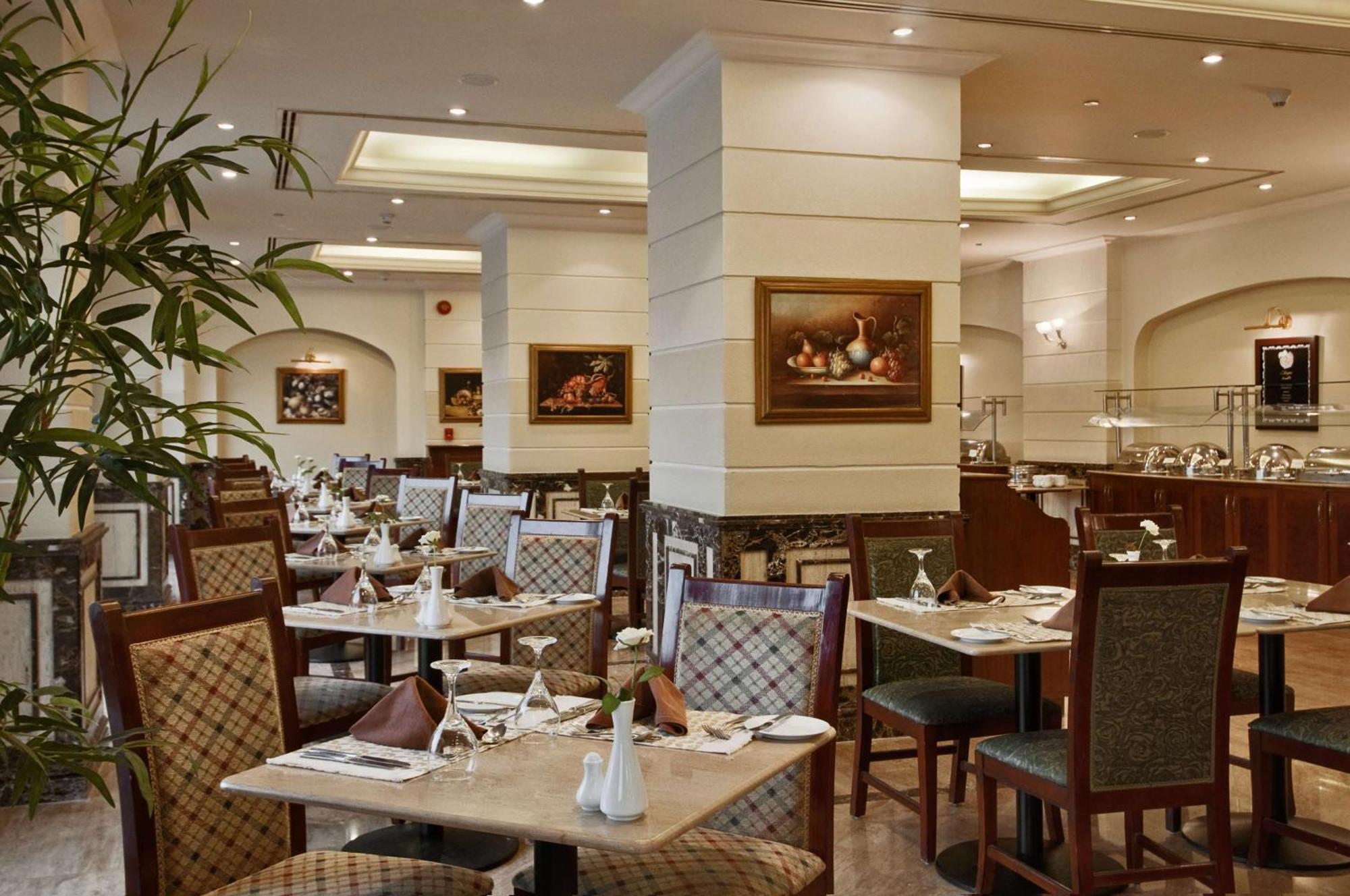 Hilton Cairo Zamalek Residences Giza Exterior photo
